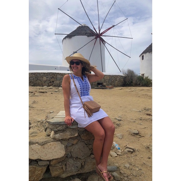 Meet your Posher, Abbie! - Picture 2 of 8